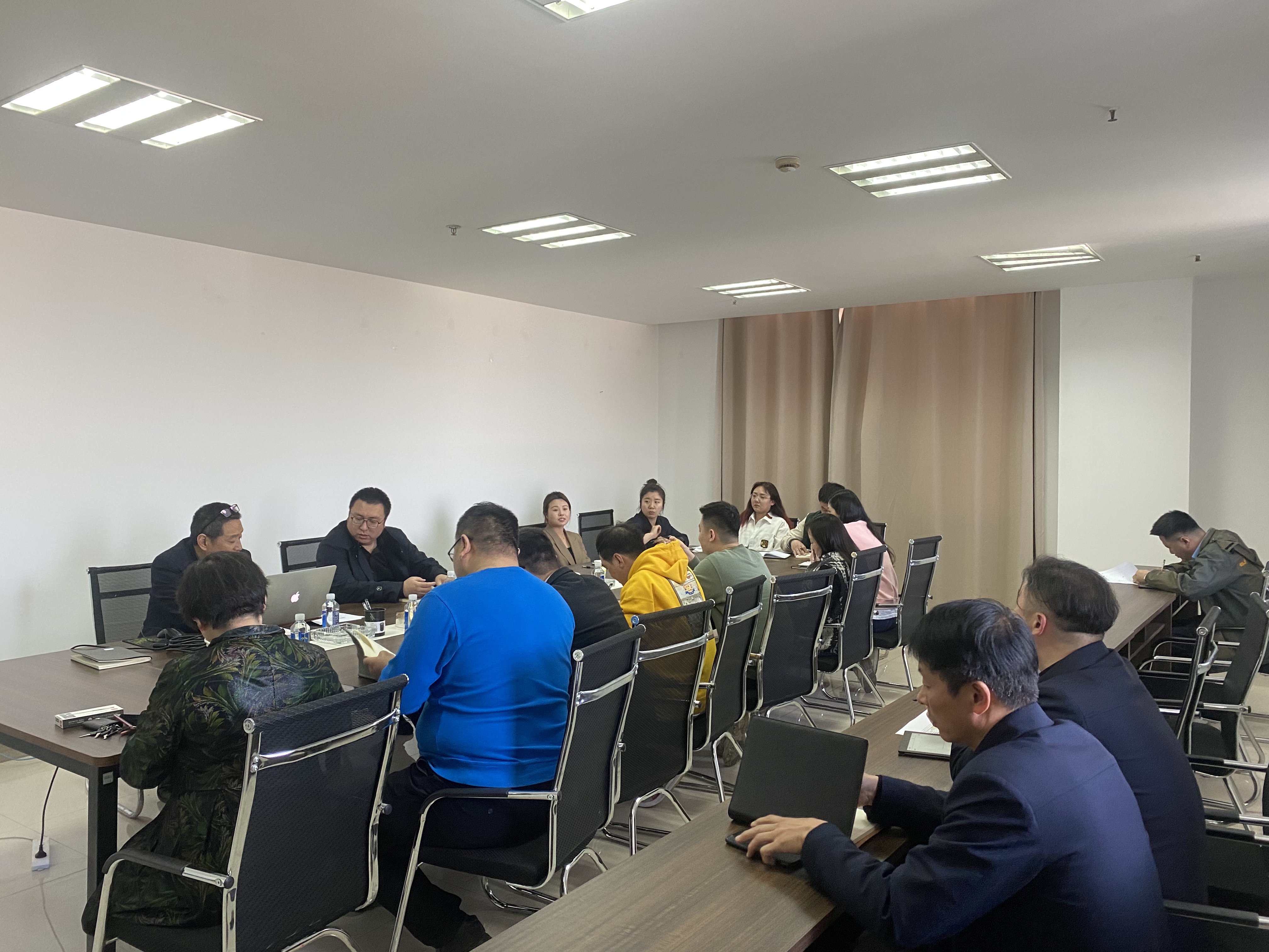 交控供應鏈公司開(kāi)展“強技能 提作風(fēng) 助推商業(yè)一類(lèi)轉型”討論活動(dòng)