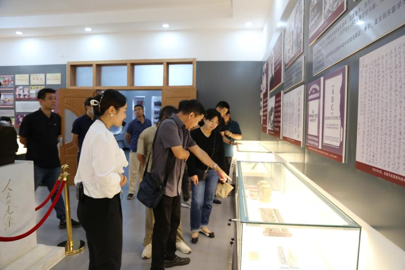 【家風(fēng)建設】冠盛公司黨員干部及家屬參觀(guān) “朱德樓”家風(fēng)廉政教育基地