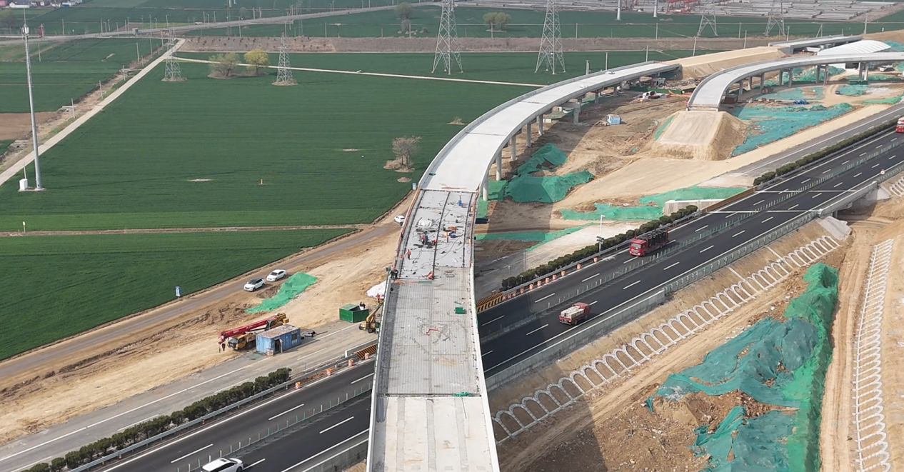 徐州東部繞越高速公路JL1標段順利完成鋼箱梁架設節點(diǎn)目標