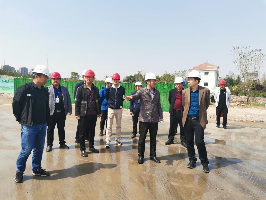 交控集團副總經(jīng)理李延國巡查廢棄露采礦山生態(tài)修復治理項目安全環(huán)保工作
